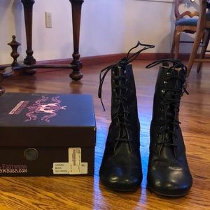 Gee’ WaWa Lamore Black Boots Size 8